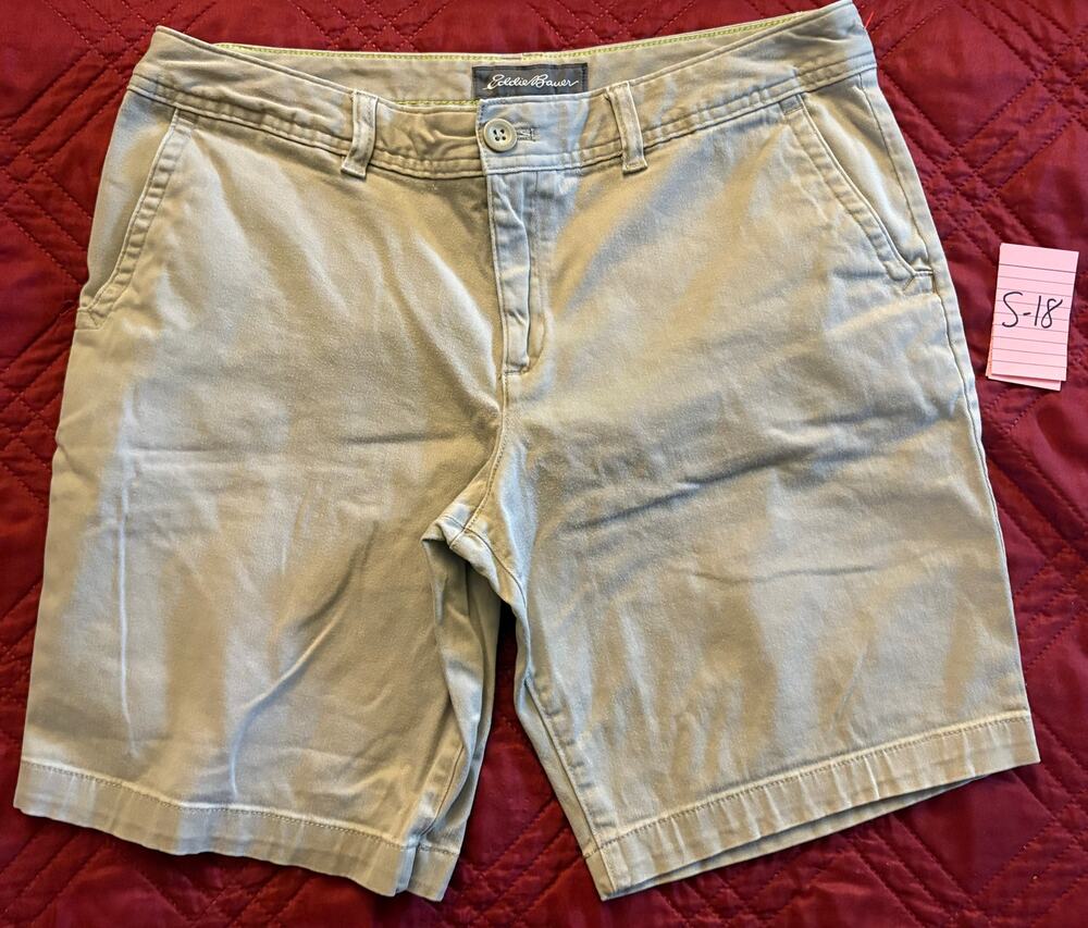 S18 Eddie Bauer size 10 Bermuda length shorts